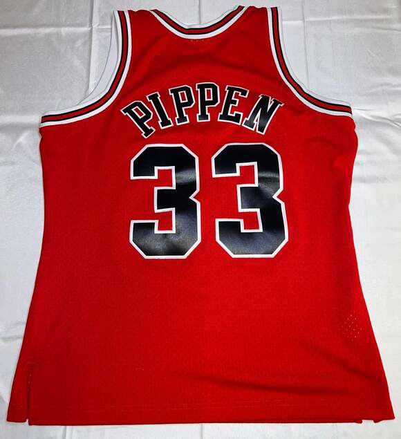 Mitchell & Ness Chicago Bulls  Pippen  Hardwood Classics Swingman Jersey  M - Picture 9 of 9
